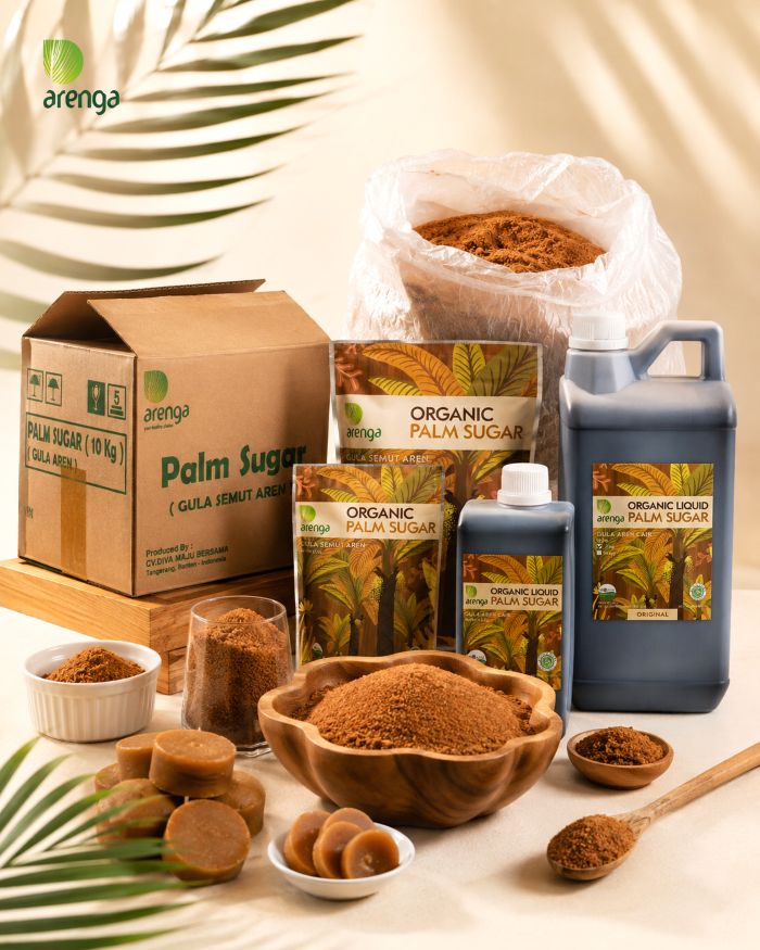 Bubuk gula aren organik Arenga Indonesia yang disandingkan dengan bahan-bahan kue, siap digunakan sebagai pemanis alami untuk hasil baking yang lebih harum dan moist.
